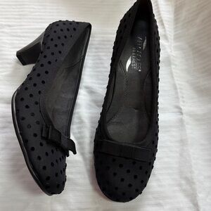 Aerosoles Elegant Black Polka Dot fabric Pumps 8.5
